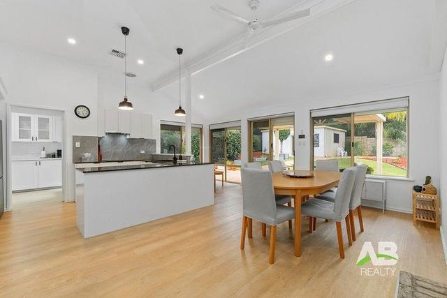 6 Uringa Way, WA 6065