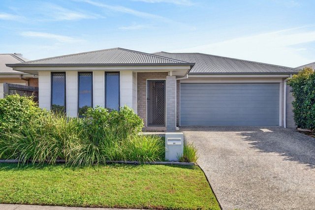 90 Kinross Road, QLD 4164