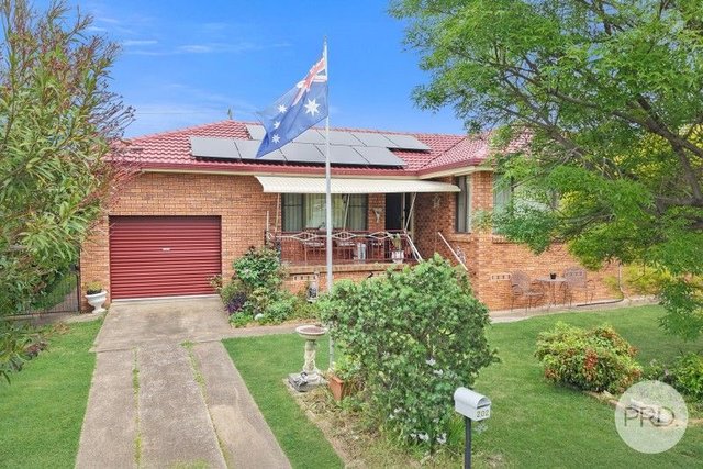 202 Hawker Street, NSW 2343