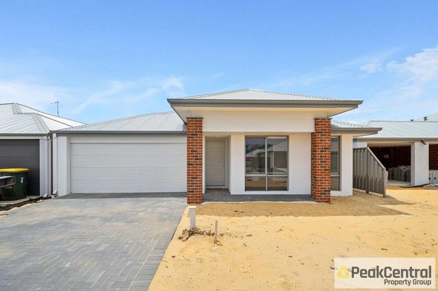 4 Clough Link, WA 6122