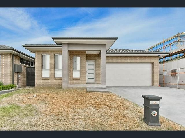 10 Goss Loop, NSW 2570