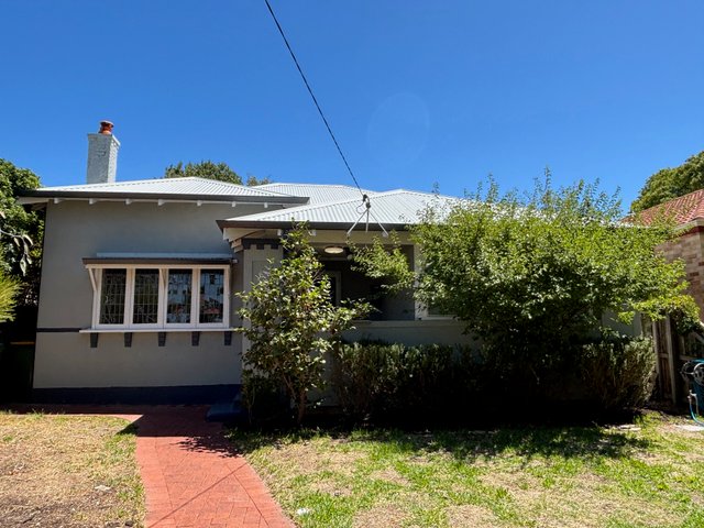 15 Leura Street, WA 6009