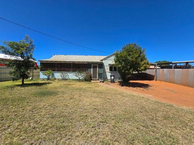 4 Crossland Street, WA 6701