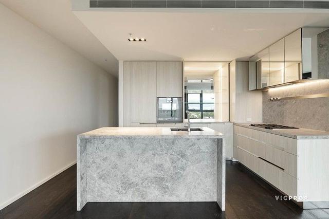 717/20 Queens Road, VIC 3000