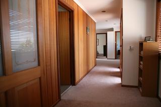 Spacious hallway (2013-02-06)
