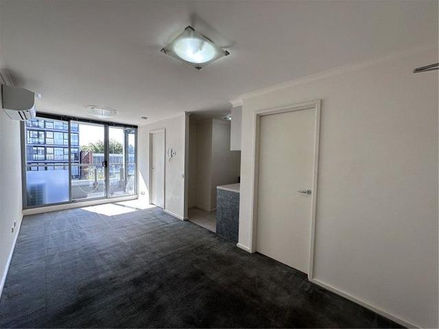 212/118 Dudley Street, VIC 3003