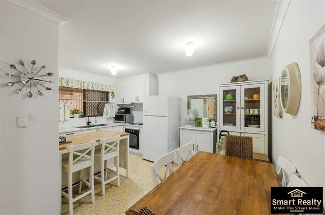 2 Brookdale Drive, WA 6112