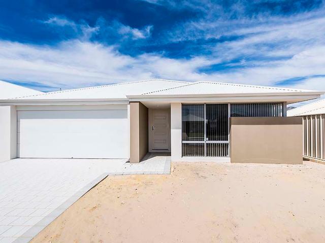 4 Calooli Grove, WA 6174