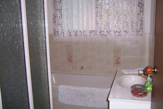 Bathroom (2010-08-06)