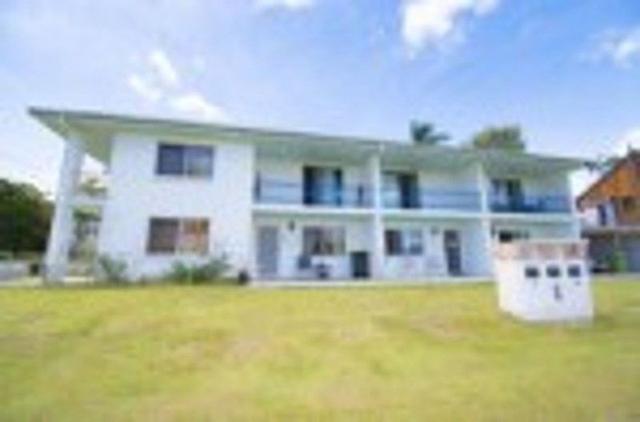 2/76 Pacific Esplanade, QLD 4740