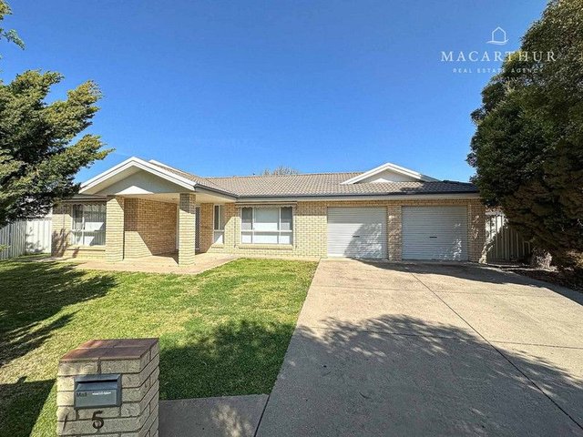 5 Giwang Place, NSW 2650