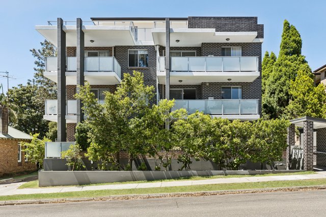 4/74-76 Hampton Court Road, NSW 2218