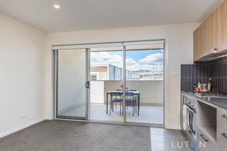 Open-Plan Living/Kitchen/Balcony 