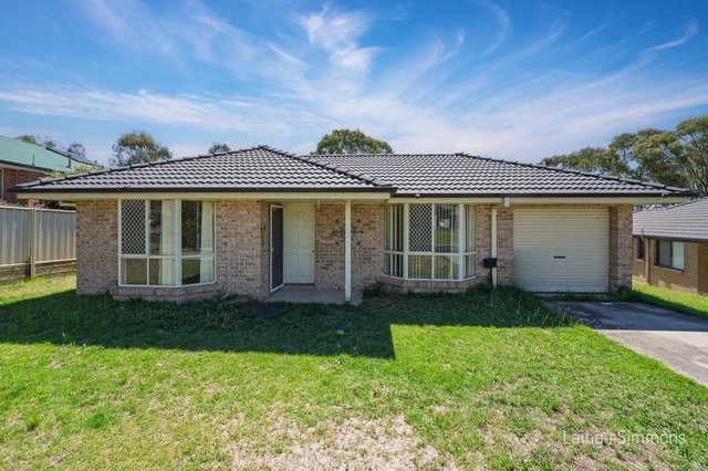 17 Dale Crescent, NSW 2350