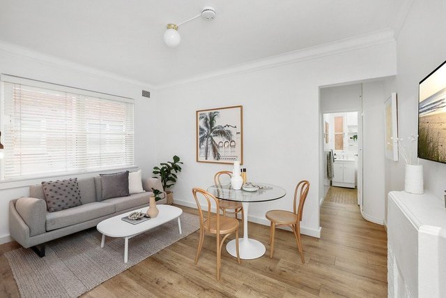 2/6 Tower Street, NSW 2095