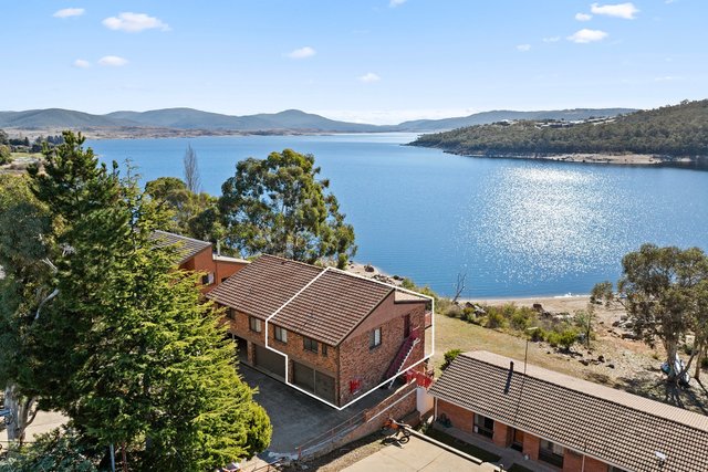2/27 Townsend Street, NSW 2627