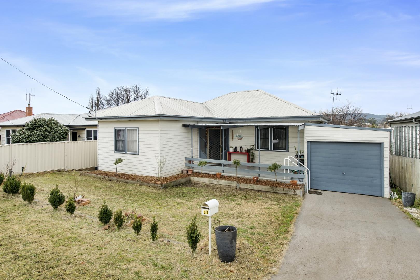 28 McIntosh Street, Queanbeyan NSW 2620 Allhomes