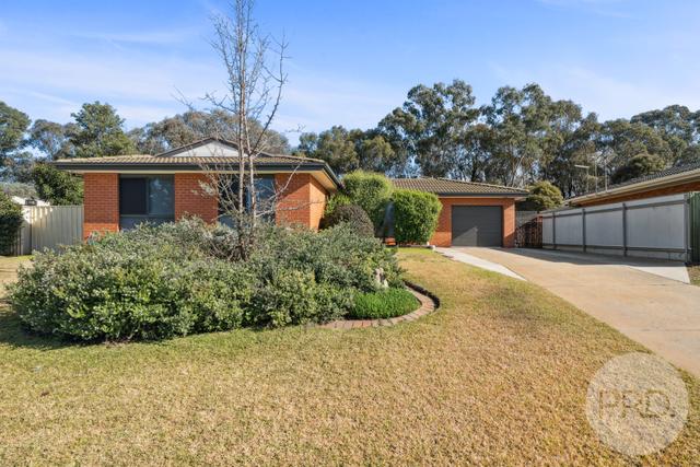 7 Egret Place, NSW 2650