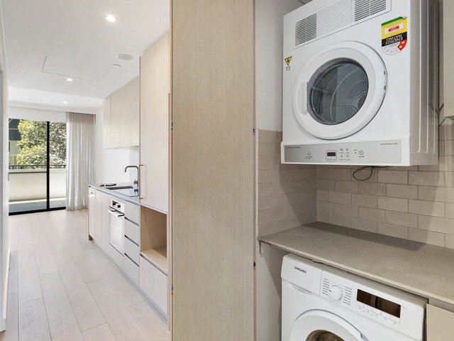 215 375 Roberts Road, WA 6008