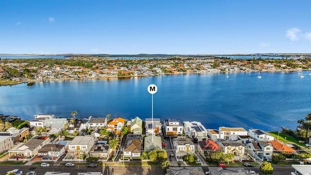 14a Carlton Crescent, NSW 2217