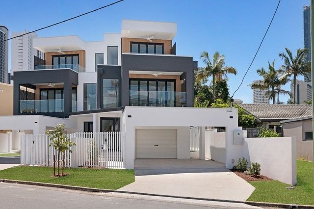 2/3 Paradise Place, QLD 4217