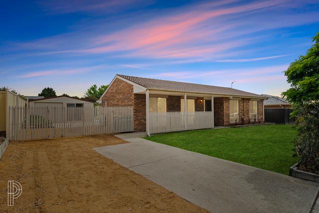32 Tom Roberts Avenue, ACT 2906