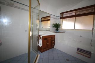 Bathroom (2013-06-11)