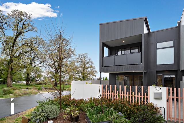 32 Judith Macintosh Crescent, ACT 2913