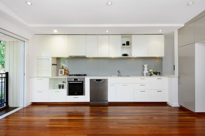 https://images.allhomes.com.au/property/photo/21278d0ab86639140bc411729b58fd41_hd.jpg