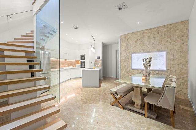 2/9 Esther Place, QLD 4217