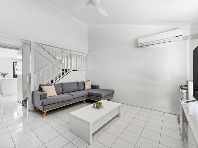 2/110 West Argyll Street, NSW 2450