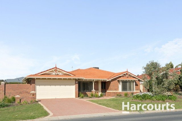135 Woodvale Drive, WA 6026