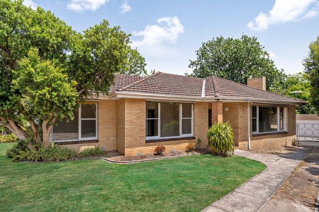 17 Woodstock Road, VIC 3149