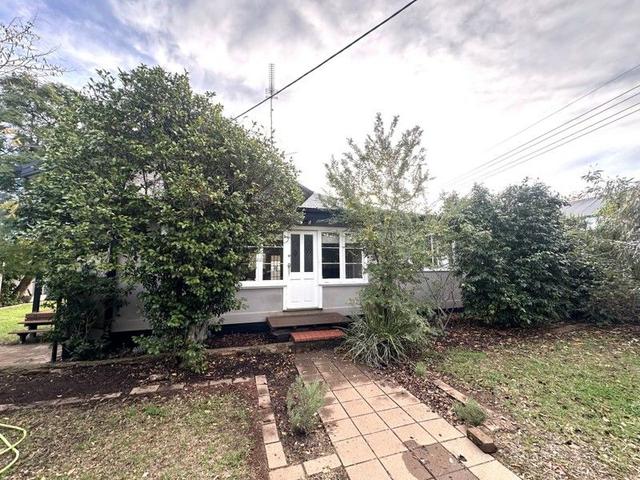 10 Illilliwa Street, NSW 2680