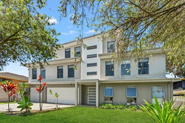 3 Fourth Avenue, QLD 4215