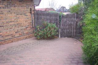 Courtyard (2006-07-20)