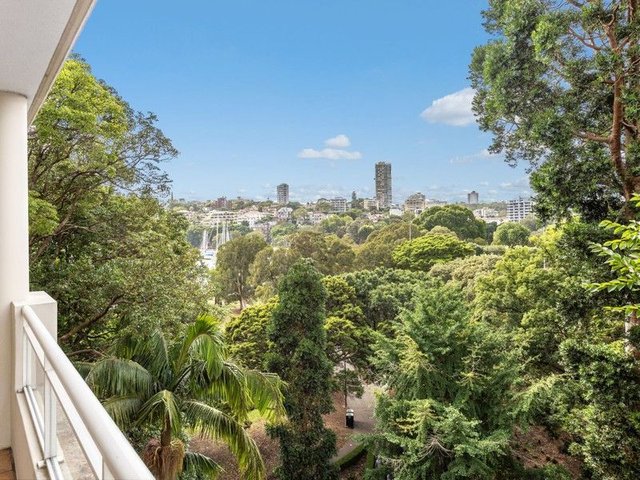 8/2 Holdsworth Ave, NSW 2011