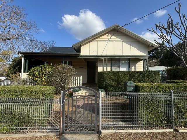 86 Barton Street, NSW 2327