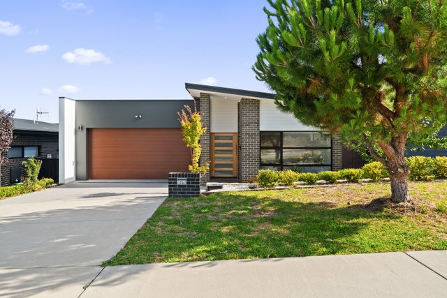 24 Goldbloom Street, ACT 2611