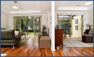 Living Rooms (2013-10-17)