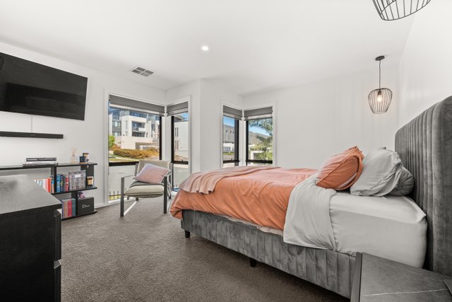 13/2 Eureka Way, ACT 2611