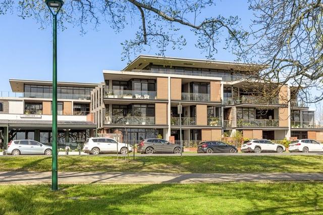 2/18 Wendouree Parade, VIC 3350