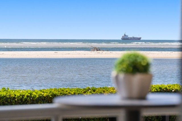 1/82 Esplanade, QLD 4551