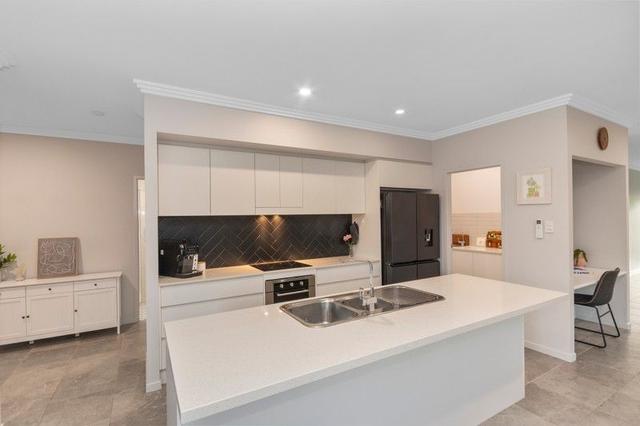 17 Observation Rise, QLD 4816