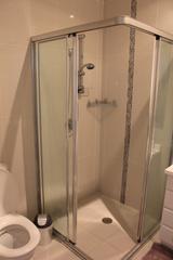 Bathroom (2013-12-31)