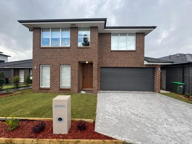 21 Castleton  Crescent, NSW 2560