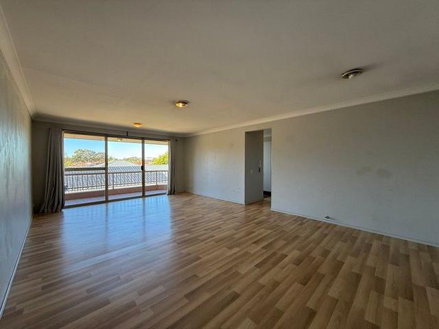 10/5 Mead Drive, NSW 2170