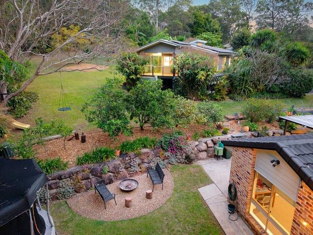11 Phoebe Court, QLD 4055