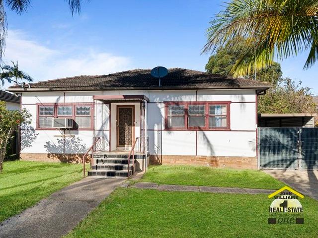 18 Roland Avenue, NSW 2170