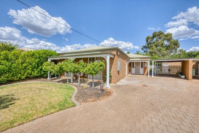 1/3 Royal Court, VIC 3500
